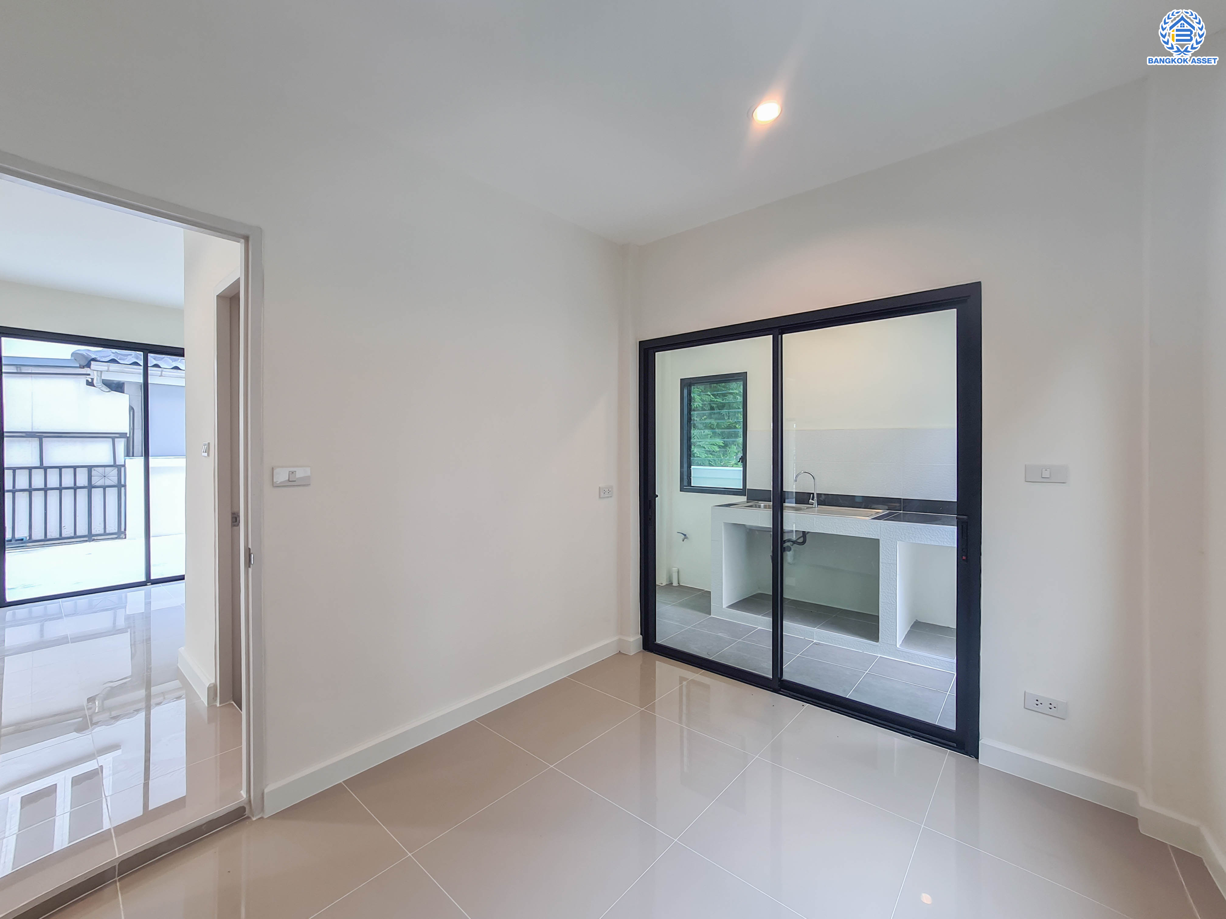 บ้านมือสองตกแต่งใหม่ แบรนด์ LH โครงการ ชัยพฤกษ์ บางบัวทอง หลังใหญ่ เนื้อที่ 55.2 ตร.ว. ฟังก์ชัน 3 ห้องนอน 3 ห้องน้ำ 1 ห้องอเนกประสงค์ พร้อม Facilities ครบครัน บนทำเลเดินทางสะดวก ติดถนนบางกรวย-ไทรน้อย ใกล้เซ็นทรัลเวสต์เกต และรถไฟฟ้าสายสีม่วง "สถานีบางพลู"